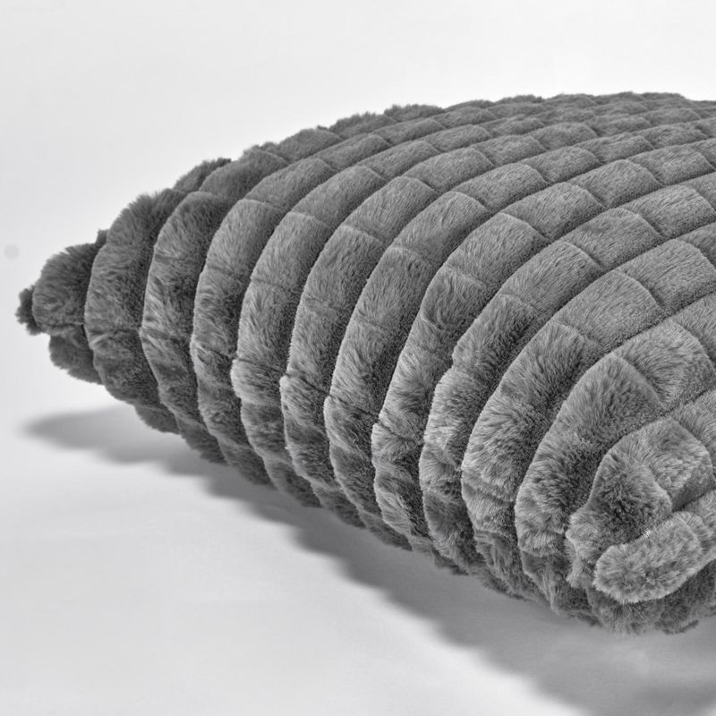 COJIN-CUADROS-FUR-45-45-CM-GRIS-MEDIO