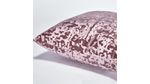 COJIN-VELVET-EMBOZADO-43-43-CM-ROSADO-MEDIO