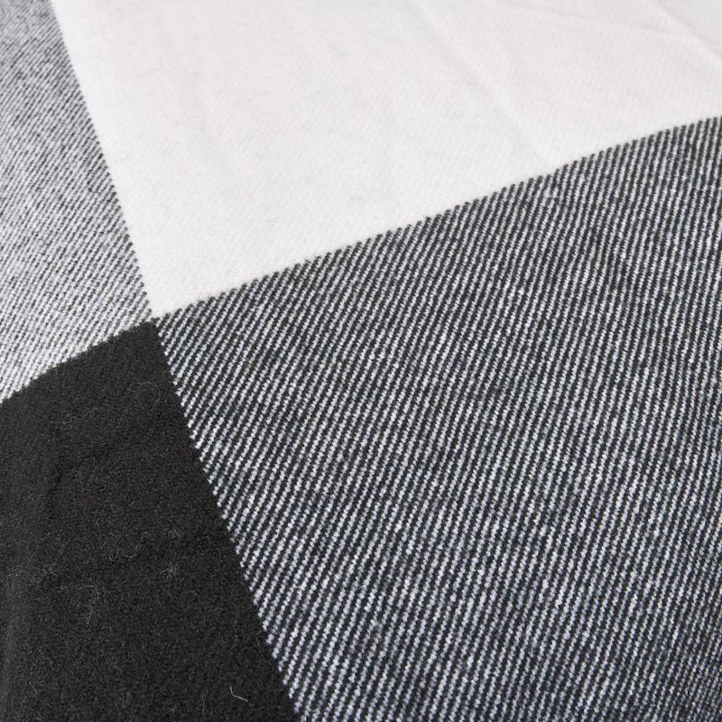 COJIN-TIPO-CACHEMIR-50X50-ESCOCES-NEGRO