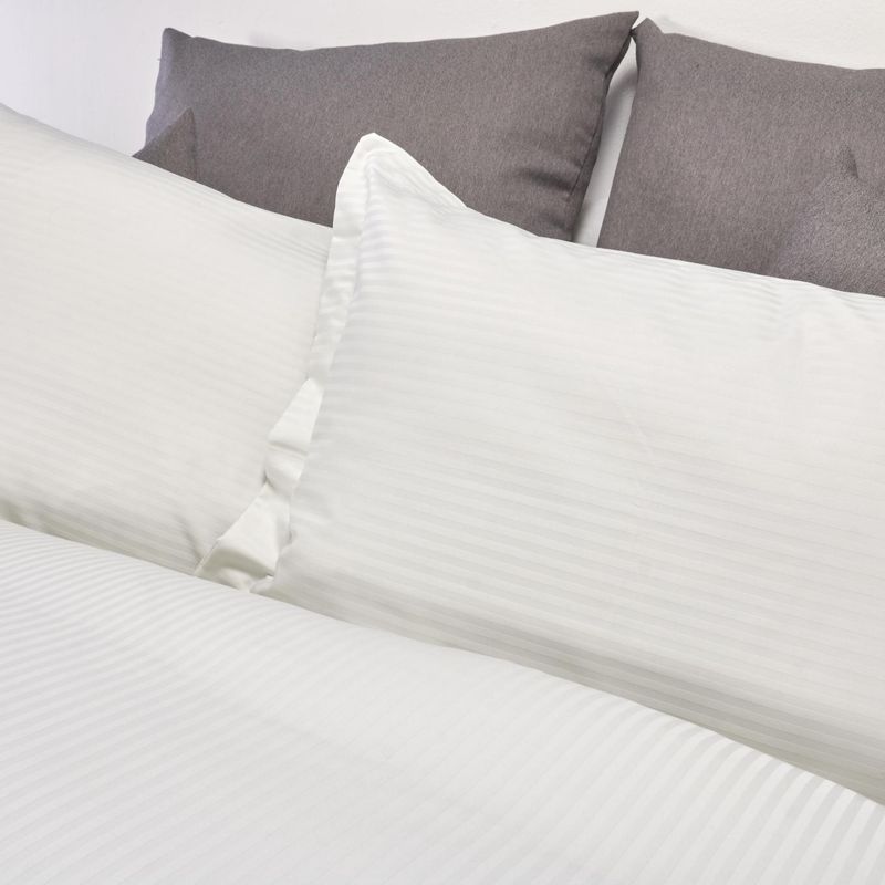 Forro-para-plumon-tipo-hotel-tela-300-hilos-gris-pastel