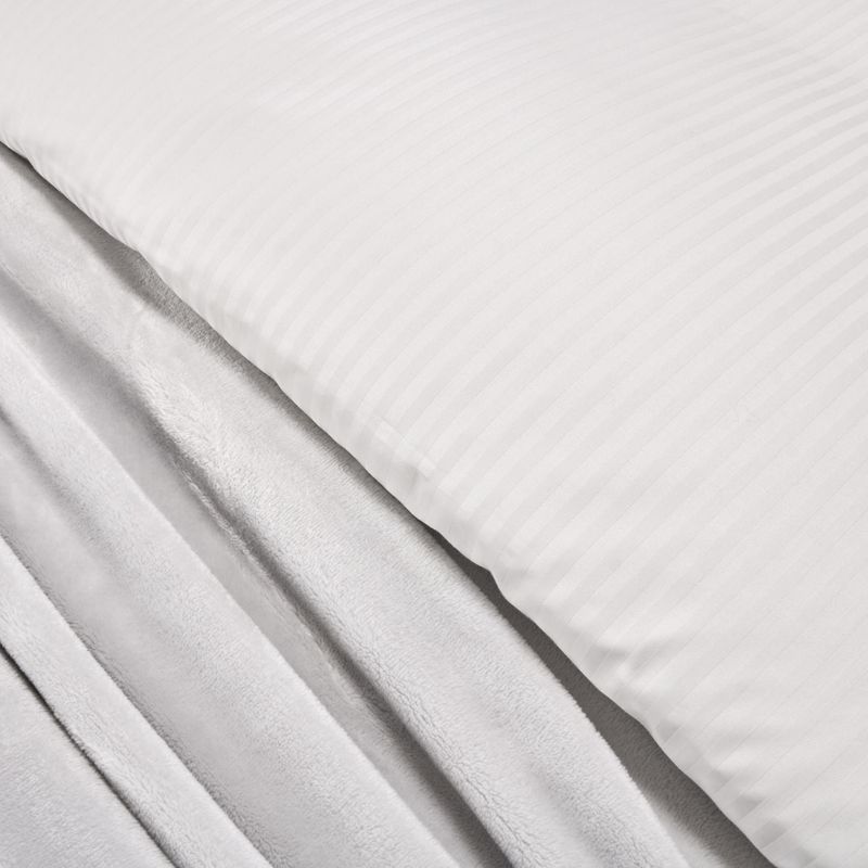 Forro-para-plumon-tipo-hotel-tela-300-hilos-gris-pastel