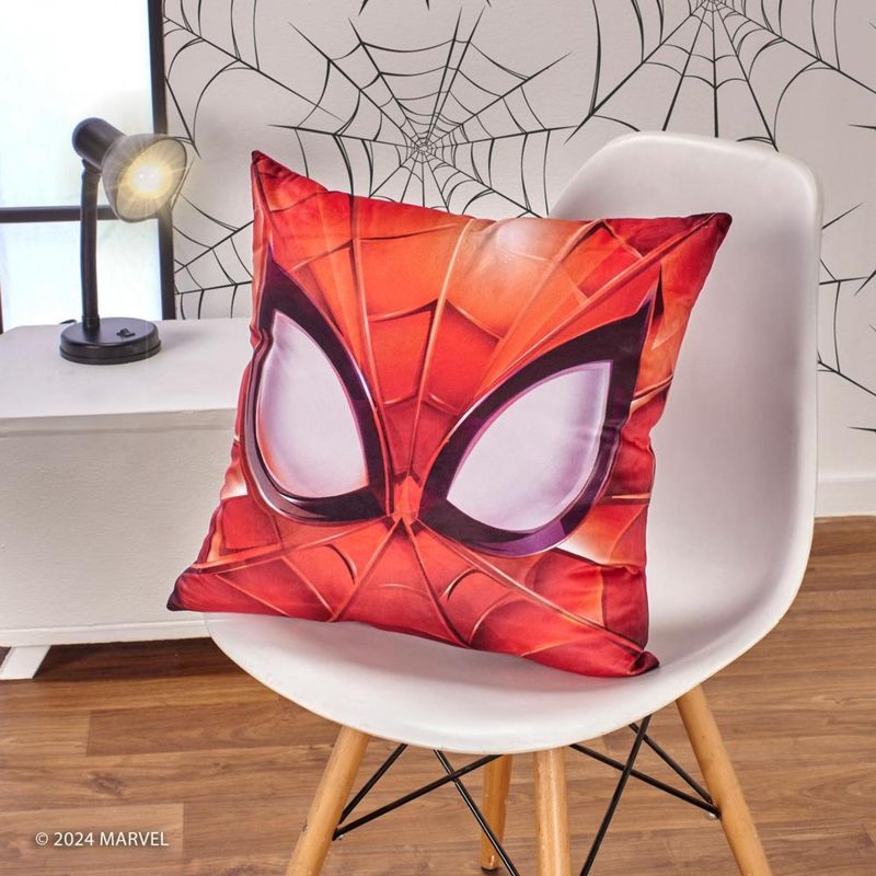 Cojin-velvet-Spiderman-mask