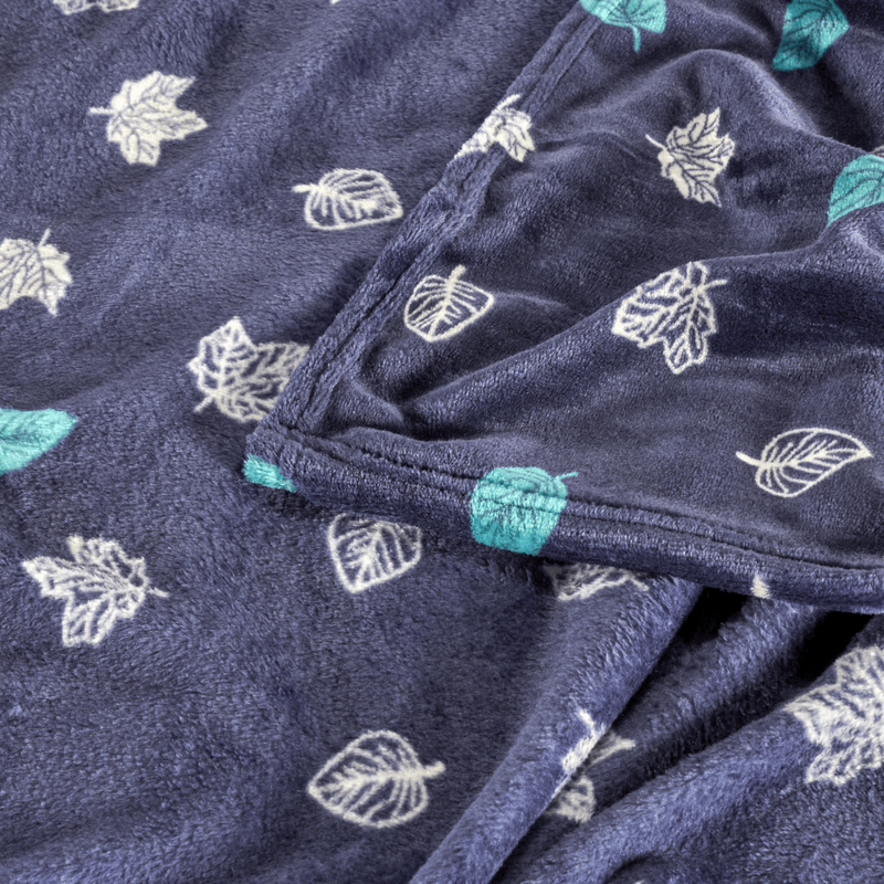 MANTA-FLANNEL-ESTAMPADO-90X140CM-HOJAS-AZUL-OSCU
