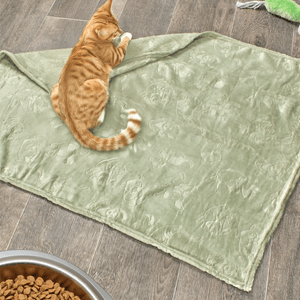 Cobija mascota flannel embozada unicolor play verde sage