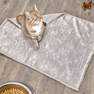 Cobija mascota flannel embozada unicolor play gris nieve