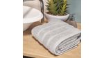 TOALLA-ALGODON-550GSM-BANO-70X130-CREPE-GRIS-NIEVE