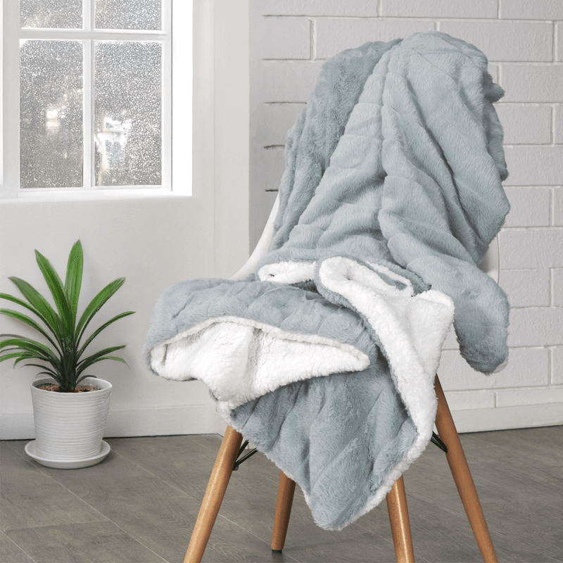 MANTA-FUR-SHERPA-125X150-LINEAS-VERDE-EUCALIPTO-7702997853968