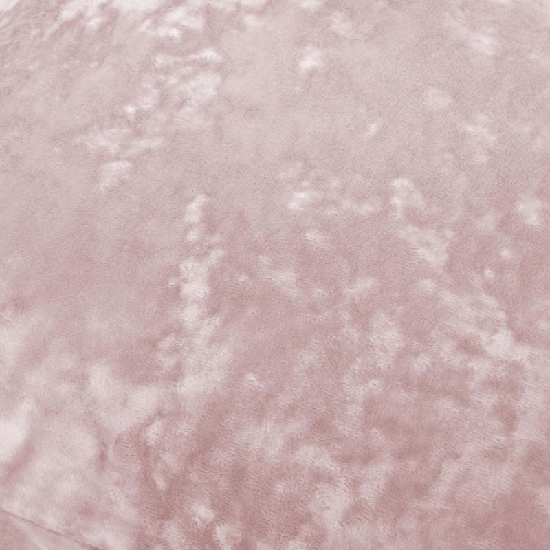 Cojin-velvet-embosado-rosa-loto