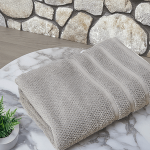 Toalla algodón 550 gsm baño crepe gris nieve 70 x 130 cm
