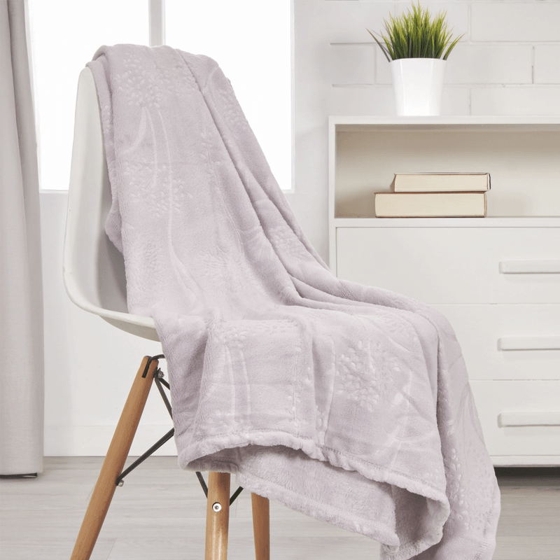 MANTA-CORAL-210GSM-UNI-EMBOSADO-125X150-FLORES-MALVA-GRIS