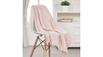 MANTA-CORAL-210GSM-UNI-EMBOSADO-125X150-FLORES-ROSA-LOTO