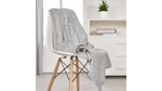 MANTA-CORAL-210GSM-UNI-EMBOSADO-125X150-HOJAS-GRIS-CLARO