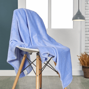 Manta flannel unicolor celeste pascua 125 x 150 cm