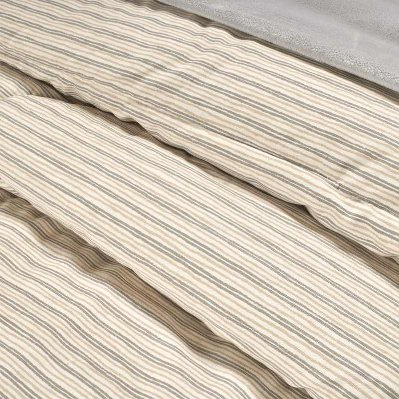 EDREDON-DECO-EXTRADOBLE-LINEAS-TAUPE-PERLA