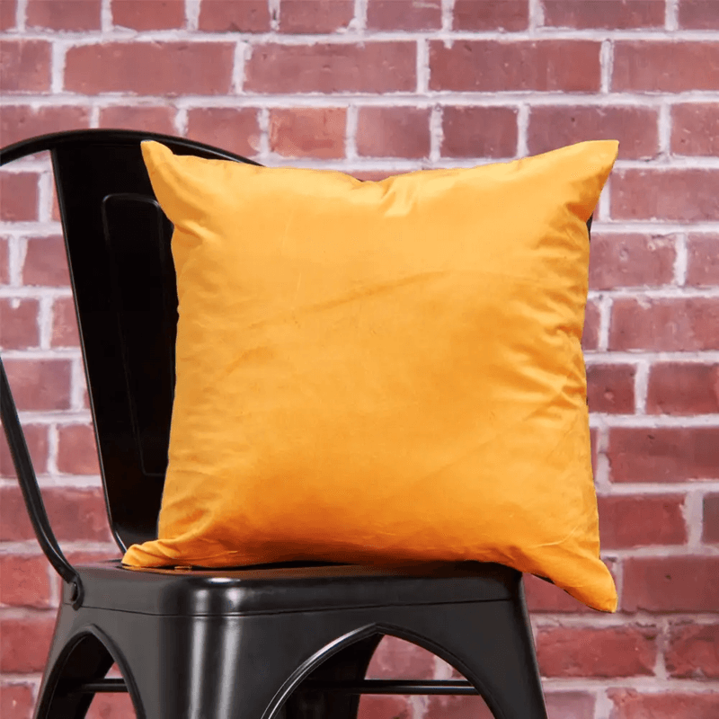 COJIN-VELVET-ESTAMPADO-45X45-CAZA-7702997133374_3