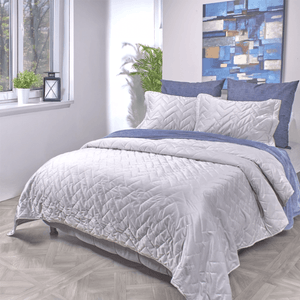 Cubrecama velvet microfibra unicolor gris nieve