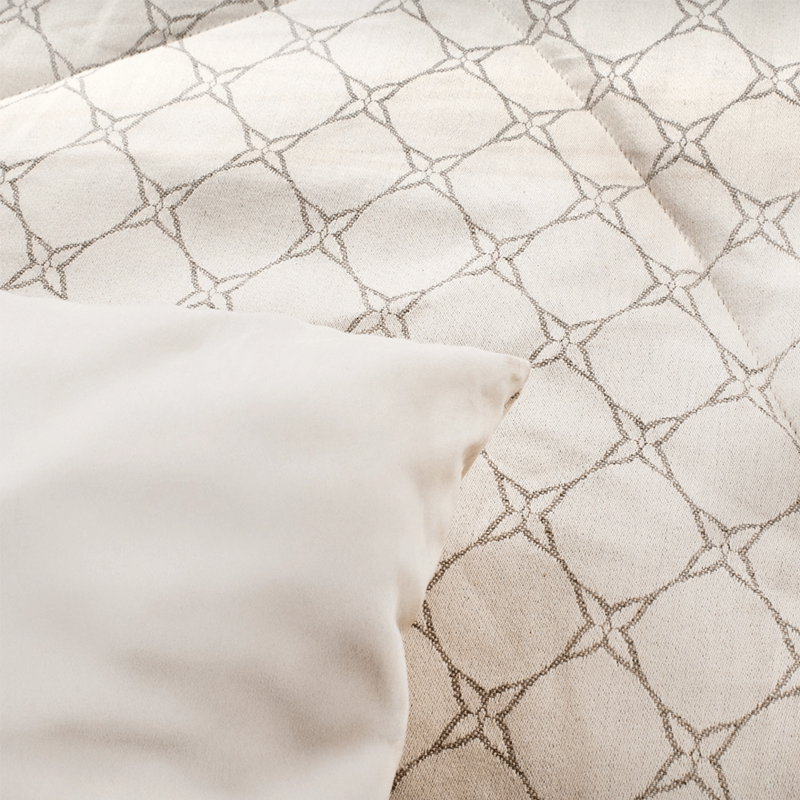 EDREDON-DECO-EXTRADOBLE-ESTRELLAS-MARFIL