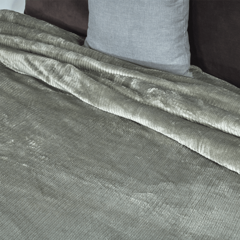 COBIJA-FLANNEL-JACQUARD-170X230-LINEAS-VERDE-SAGE