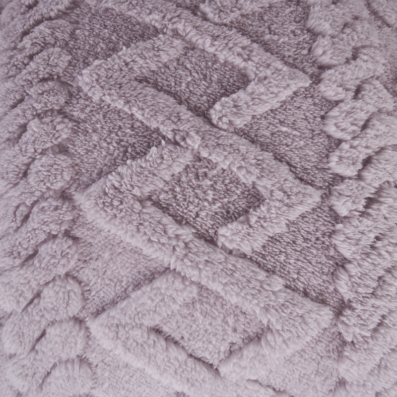 COJIN-SHERPA-45X45-TRENZA-VIOLETA