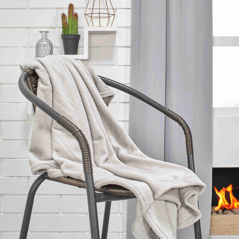 MANTA-FLANNEL-UNIC-120x145-GRIS-NIEVE_11zon